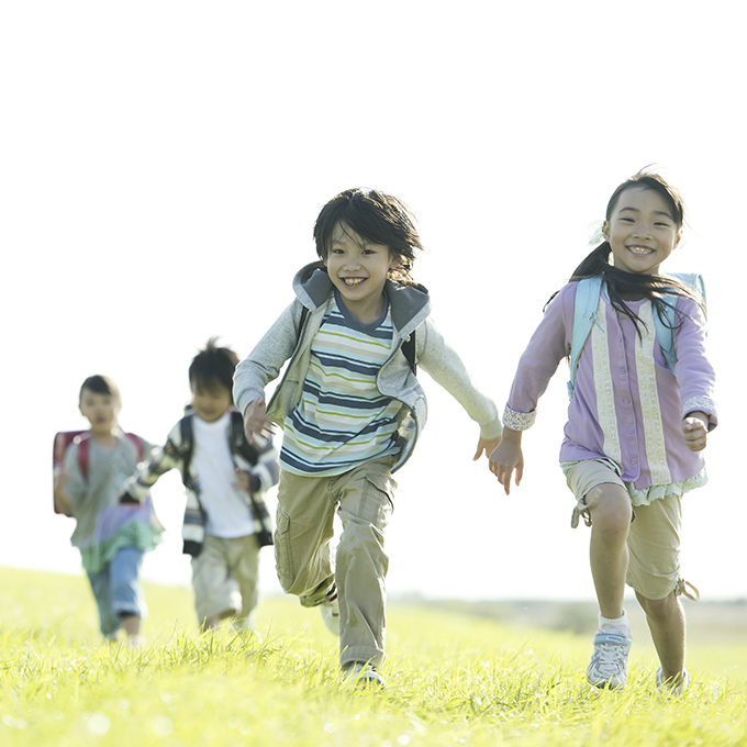 画像:走る子供